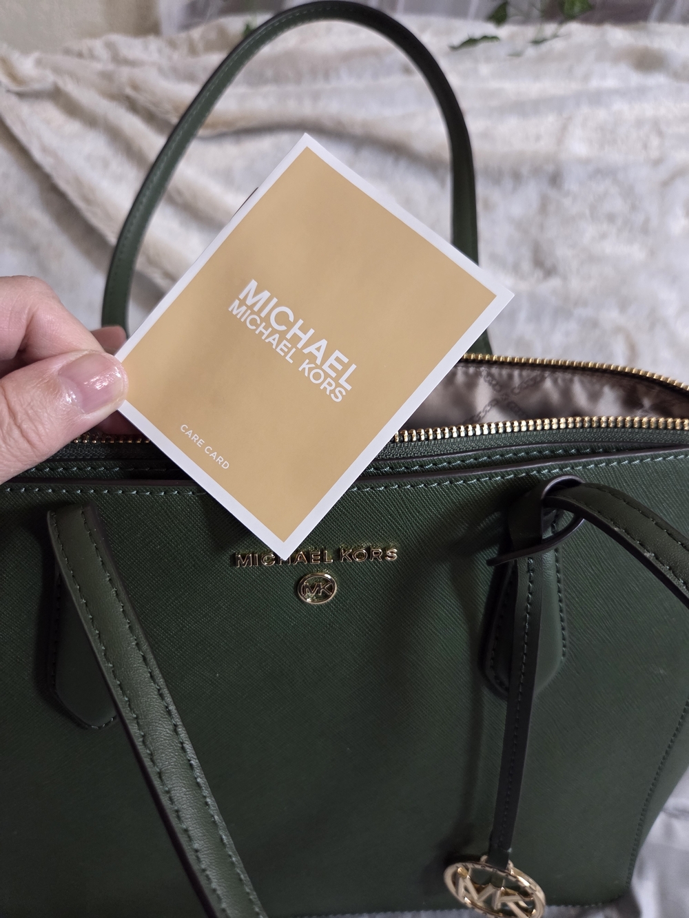 NWT - Michael Kors Marilyn Medium Saffiano Leather Tote with Gold Charm - Picture 13 of 16